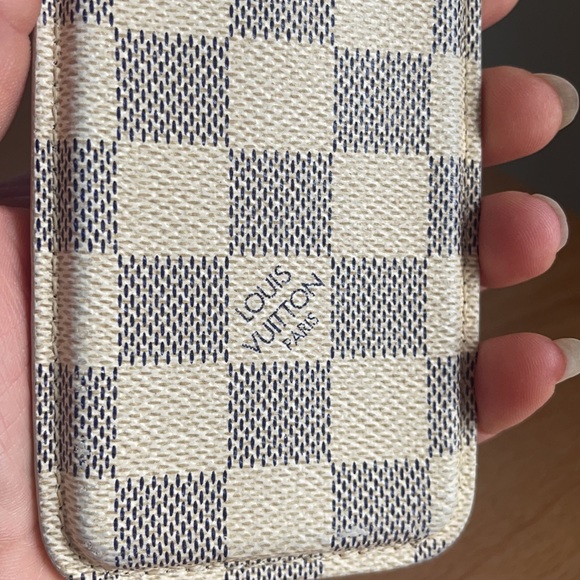 Louis Vuitton phone case - Picture 9 of 14